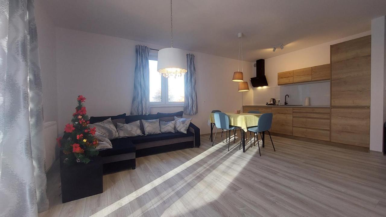 Sunny Hill , Apartment