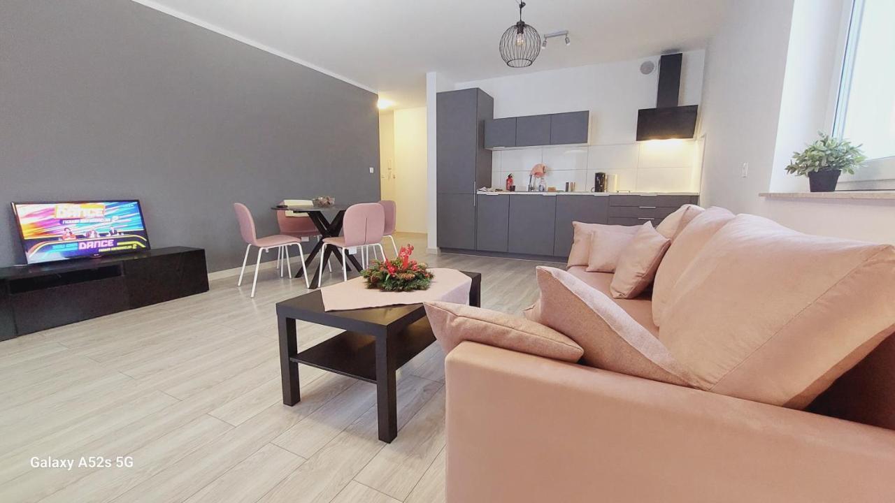 Sunny Hill , Apartment *