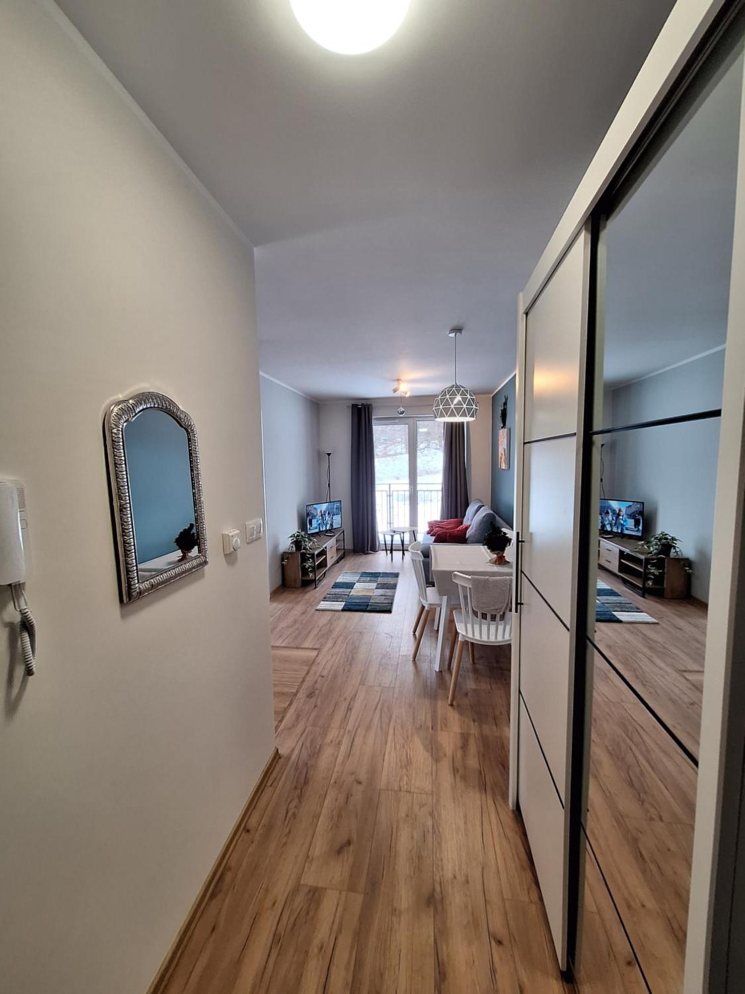 Sunny Hill , Apartment *